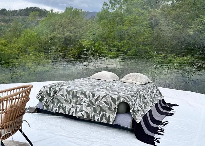 Glamping Bulle Insolite Attrape Reve Thoard